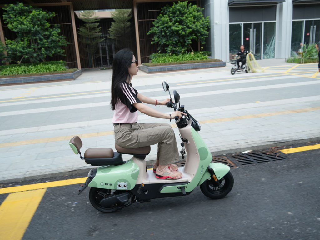 What is the speed of electric moped - Cyclemix