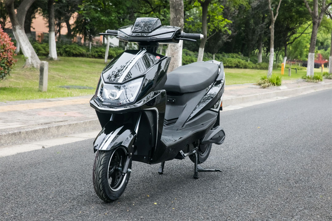 Why Battery-powered Mopeds are the Sustainable Choice for Eco-conscious Consumers - Cyclemix